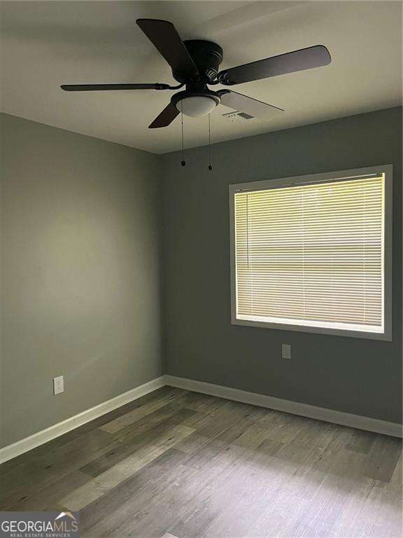 Photo - 740 Cooper St SW