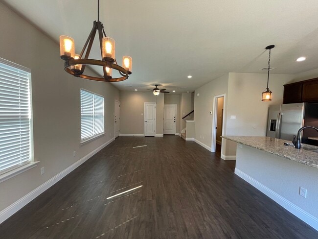 Photo - 805-807 Jameson Unit 807