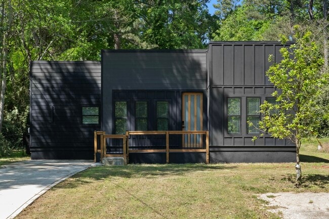 Photo - 101 Howell Dr SW