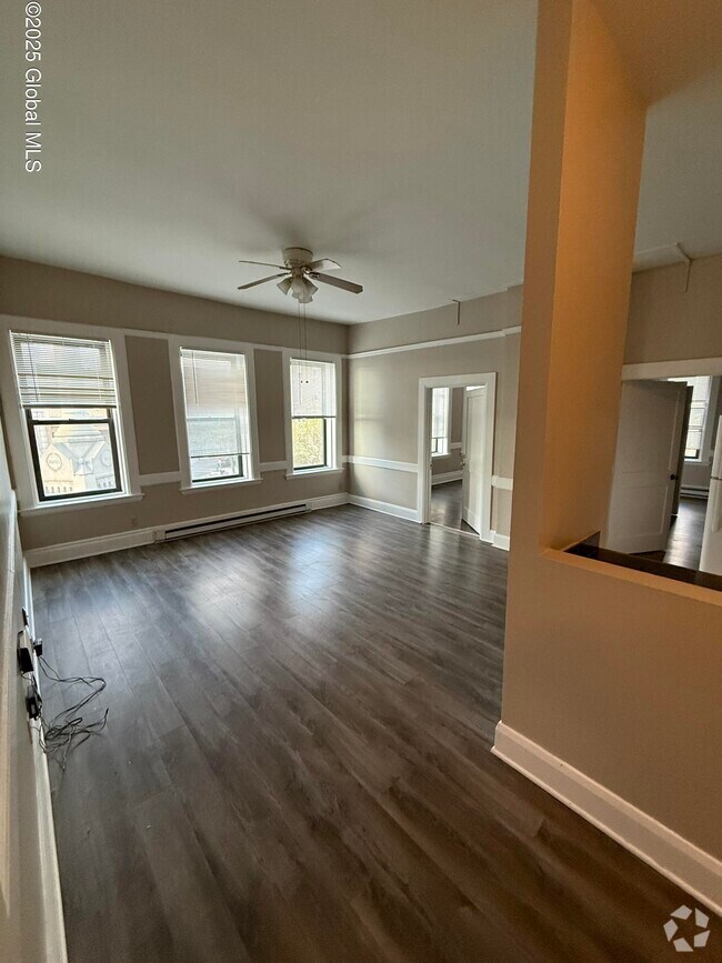 Building Photo - 5 Broadway Unit 305 Rental