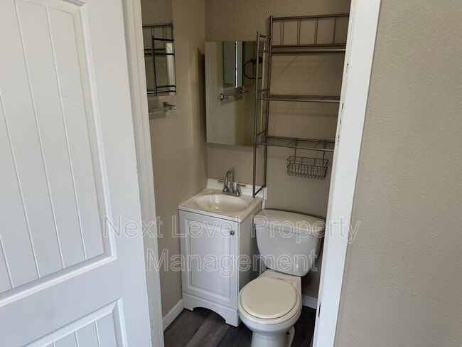 Photo - 1263 2nd Ave E