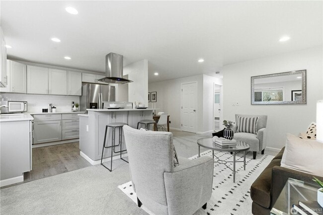 Building Photo - 2Bd/1.25Ba Edmonds Condo Unit 6