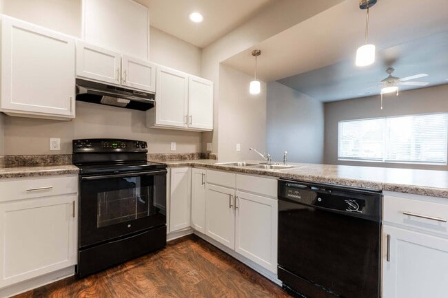 Photo - Danamere Village