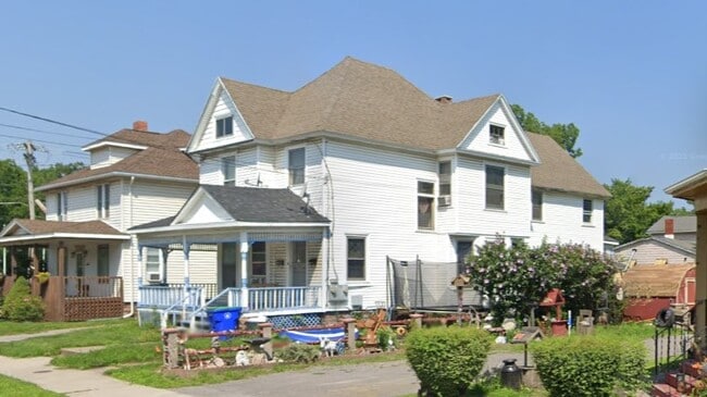 Building Photo - 407 E Center St Unit Lower 1