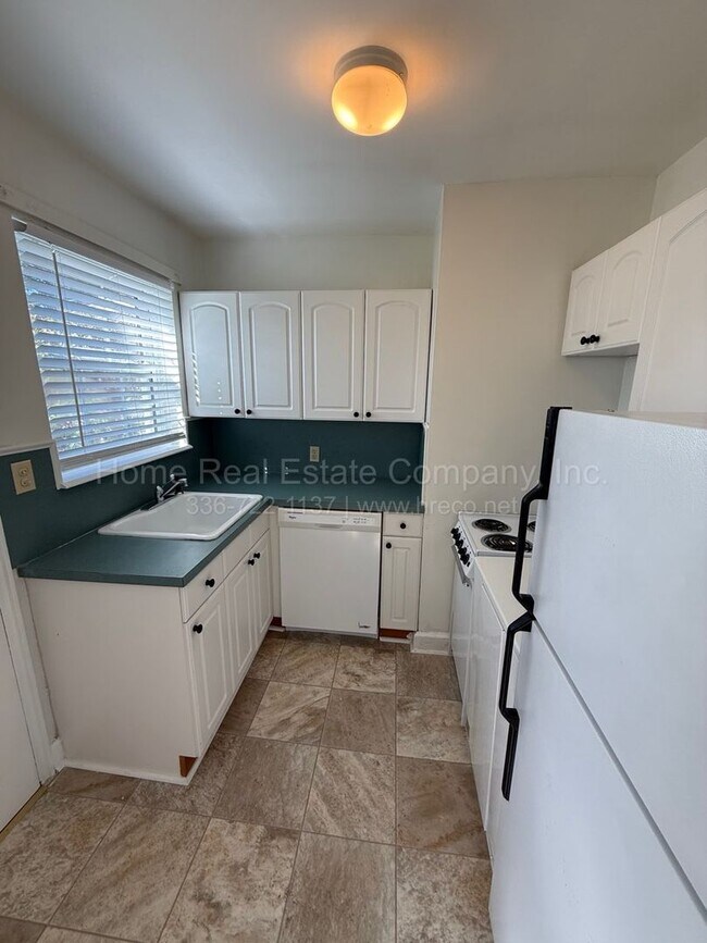 Photo - 806 N Avalon Rd Unit D