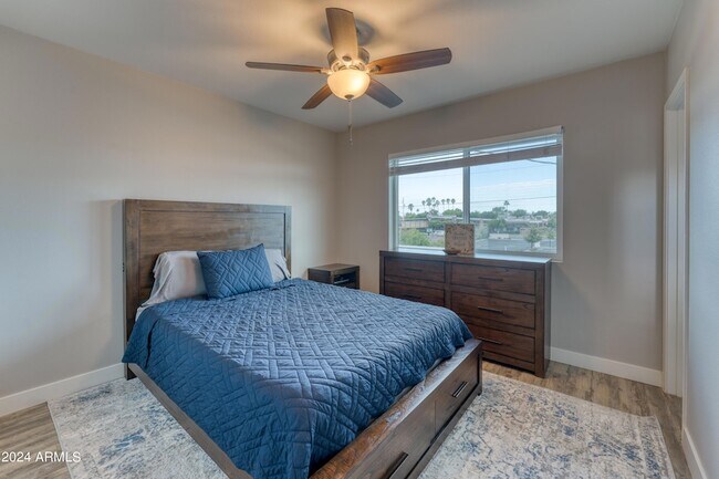 Photo - 721 E Montebello Ave Unidad 203