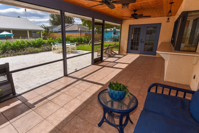 Photo - 1927 NE San Carlos Calle