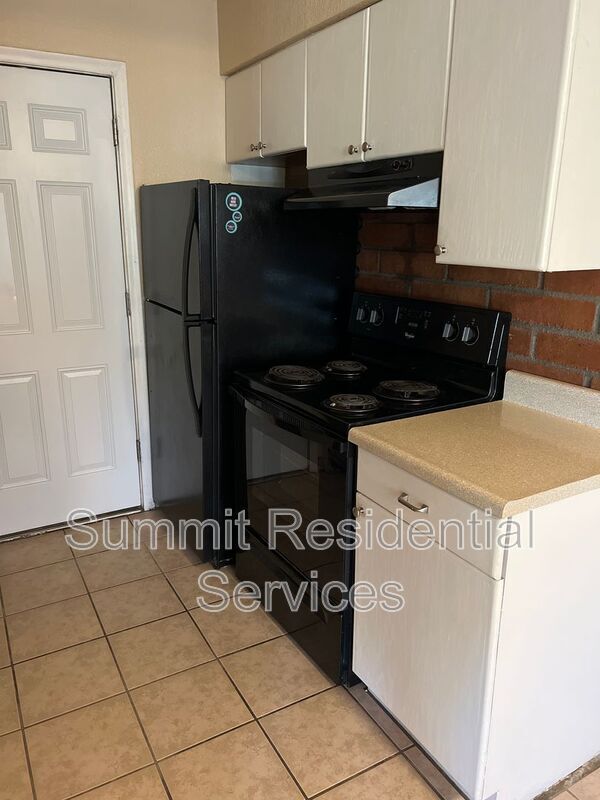 Photo - 2511 N Edith Blvd