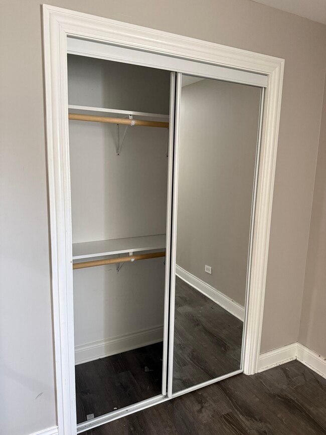 5735 W Lawrence Ave Unit 1