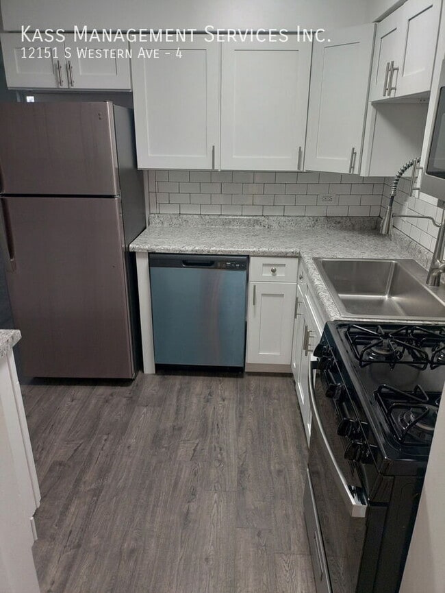 Building Photo - 12151 S Western Ave Unit 4