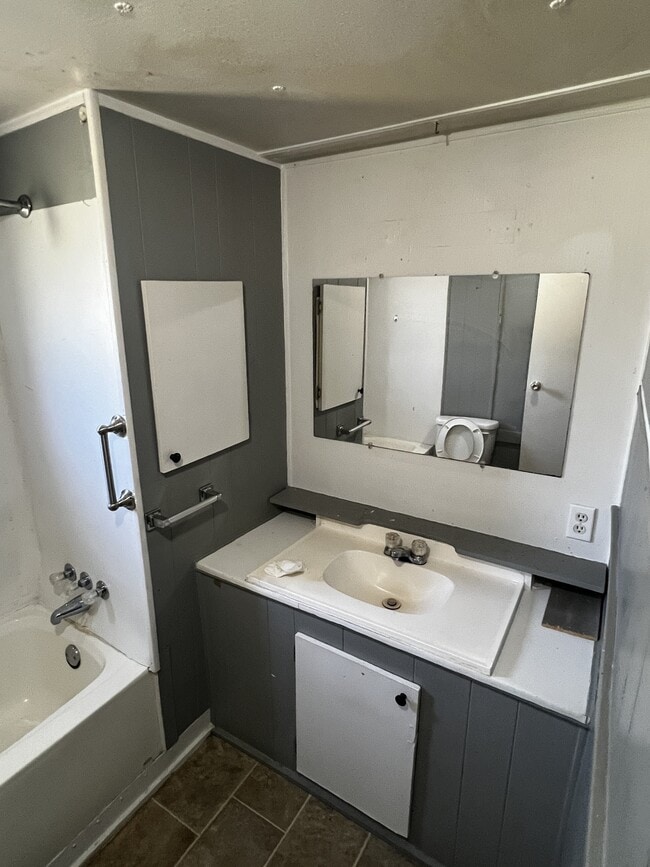 Building Photo - 741 Three Bridges Estates Cir