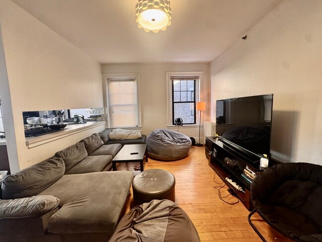 Building Photo - 1173 Commonwealth Ave Unit 3