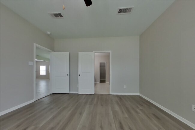 Photo - 916 American Monarch Dr