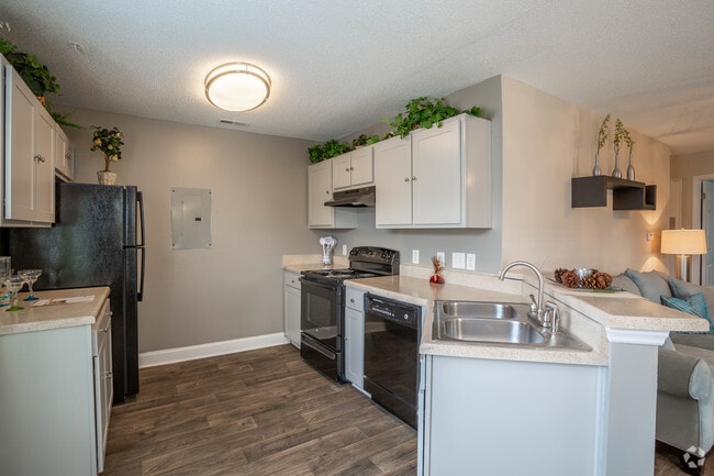 Building Photo - Hawthorne at the Pines Rental