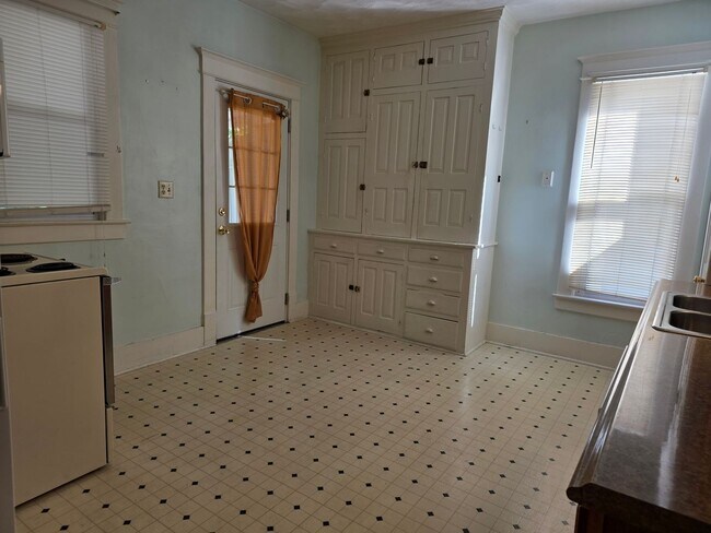 200 E Walnut St Unit 202 East Walnut