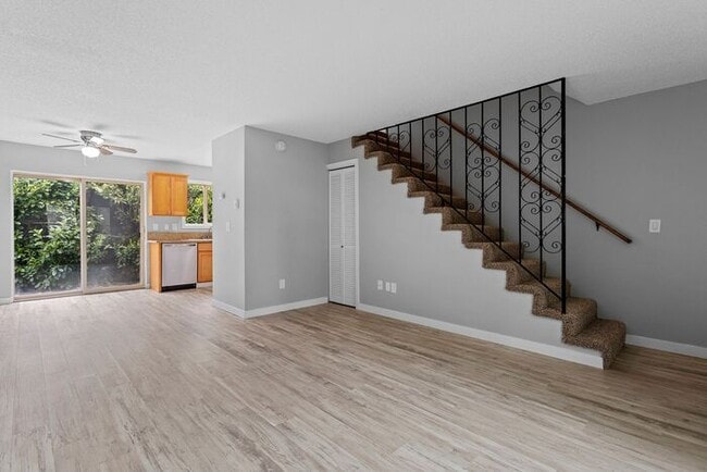Photo - Spacious 2bed/1bath townhome