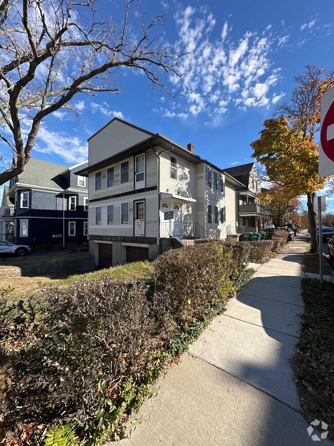 Building Photo - 4 Greenleaf Ave Rental