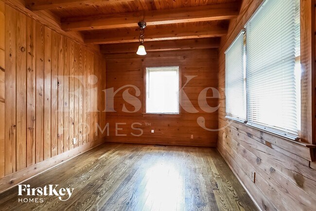 Photo - 4490 Wallace Cir SW