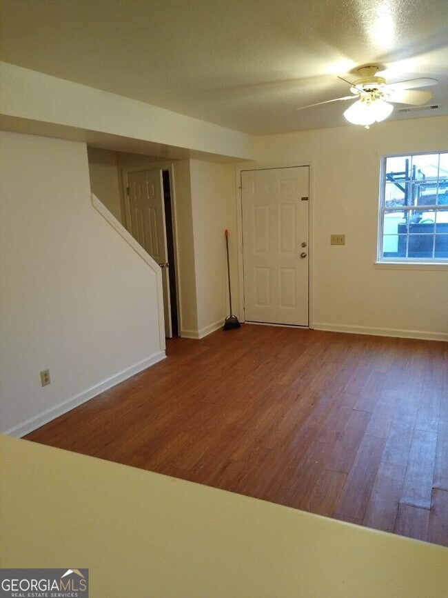 Photo - 50 White St Unit 13