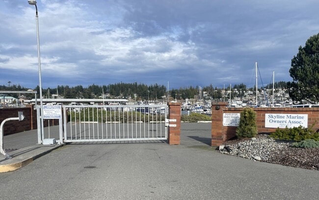 Photo - 2304 Skyline Way