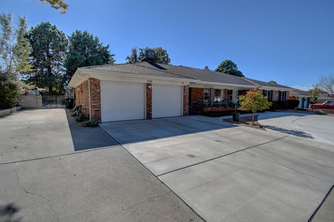 Photo - Beautiful Estate in the Heart of the NE He...