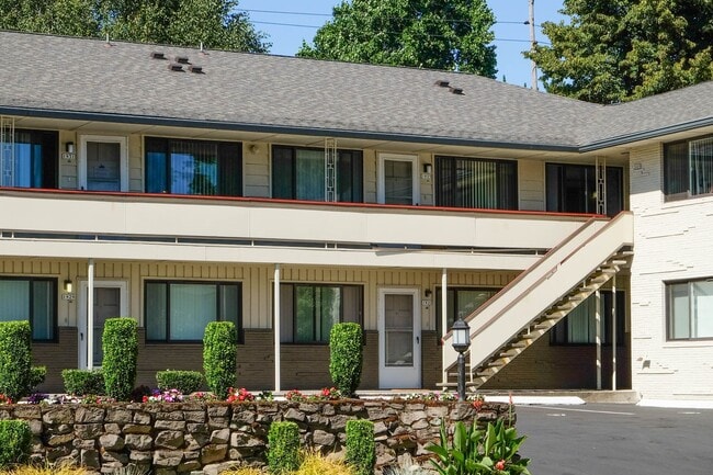 Building Photo - Timeless 3 Bedroom in Vibrant Irvington! Unit CI1921