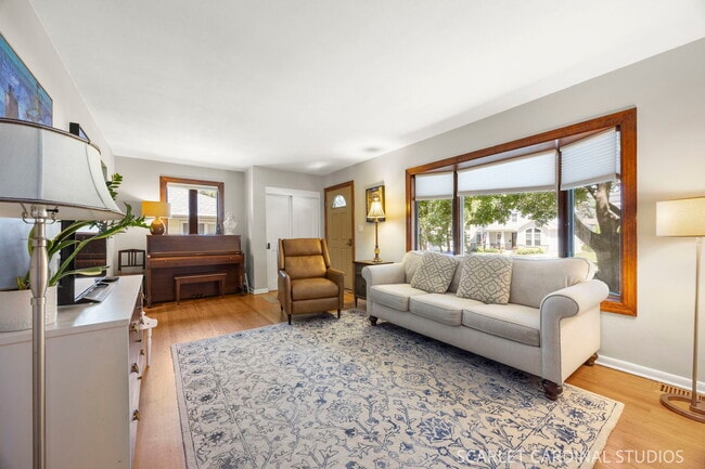 Photo - 363 Marion Ave