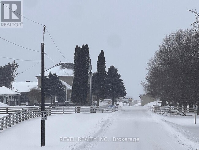 Photo - 10207 Guelph Line