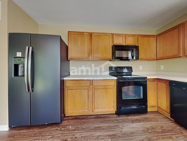 Photo - 5569 Windsor Ct