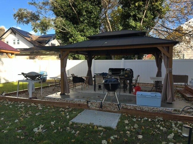 107 Fairview Ave