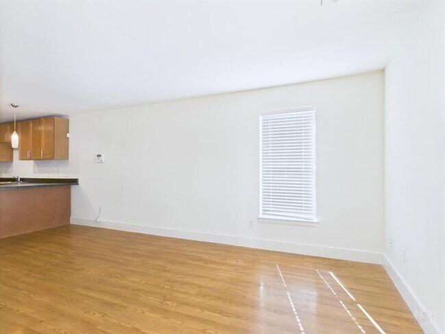 Photo - 711 W 32nd St Unit 151