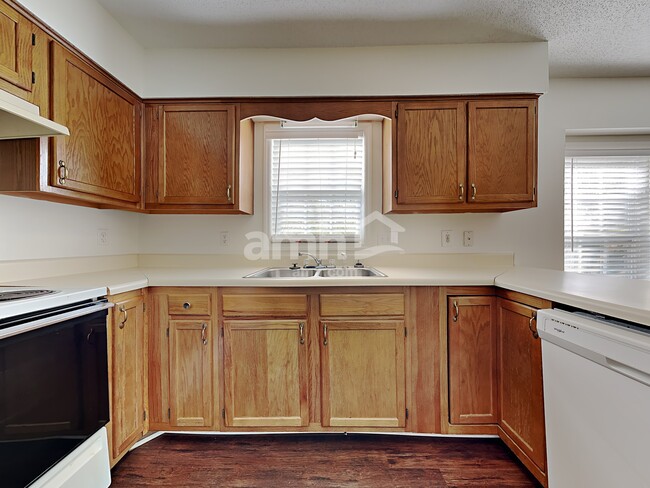 Photo - 833 Eagle Point Dr