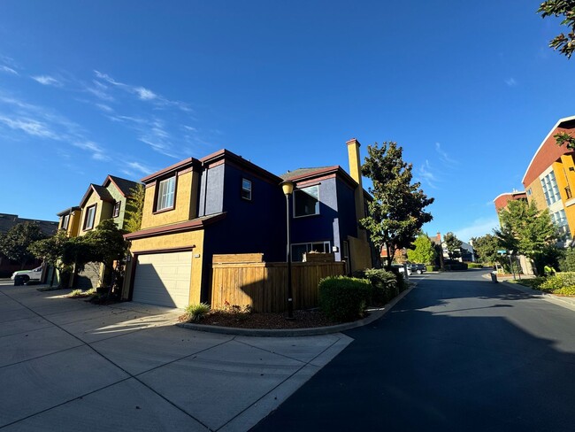 Photo - 804 Titanium Ln