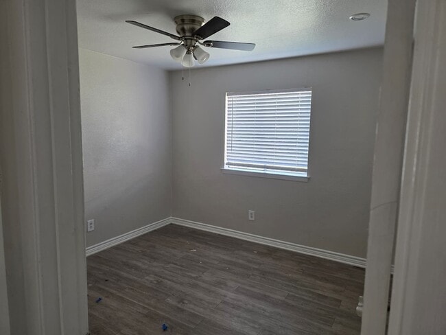 Photo - 2937 Laramie St