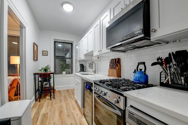 Building Photo - 901 Grand Ave Unit A4