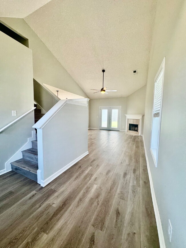 47 Heartstone Cir