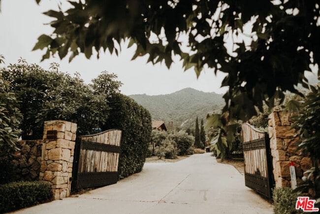 Photo - 3340 Foothill Rd