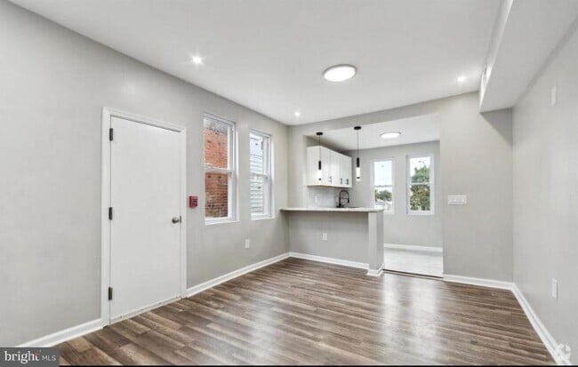 Building Photo - 5912 Old York Rd Unit 3RD FLR Rental