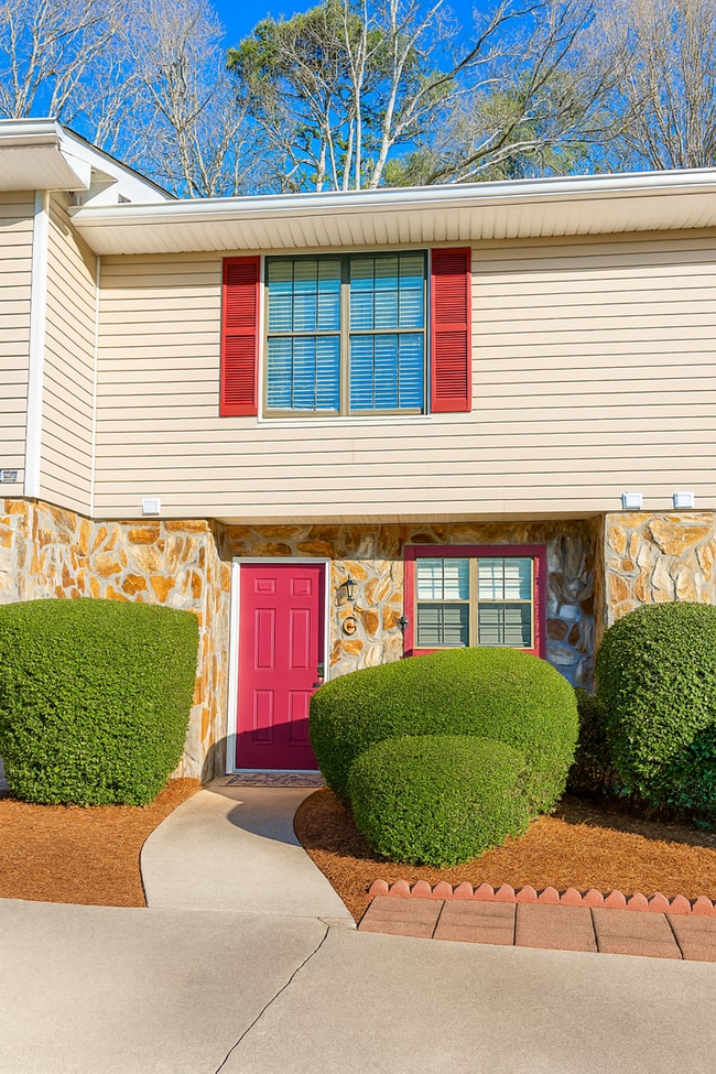 Building Photo - 2 bedroom/2.5 bathroom condo in Gainesville City Limits