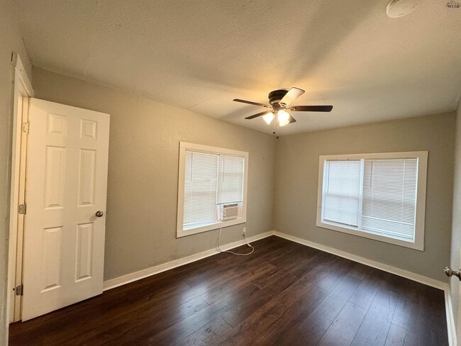 Photo - 1202 Austin St