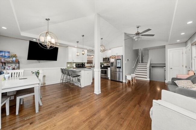 Photo - 7457 64th St