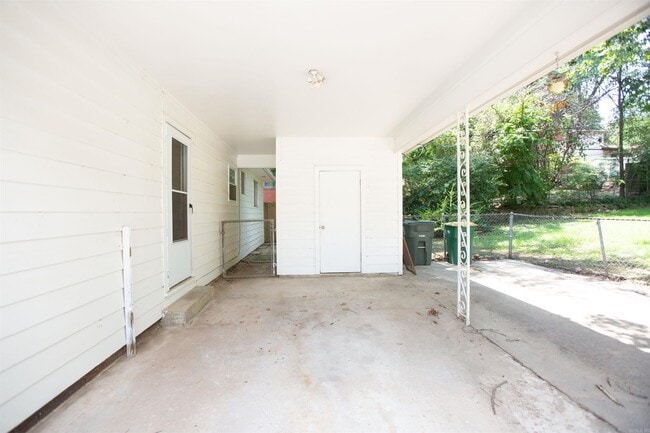 Photo - 7400 L St