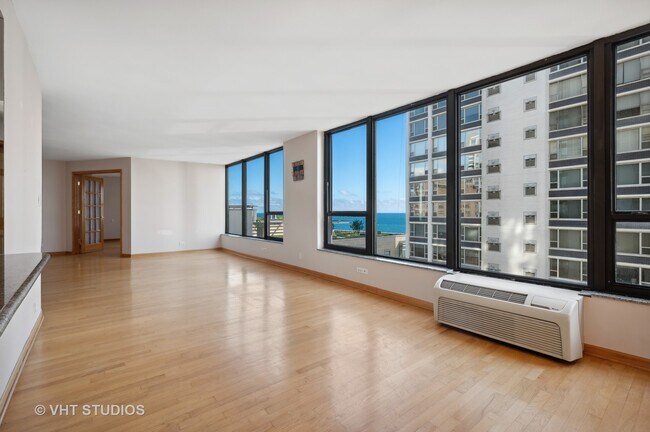 Photo - 1313 N Ritchie Ct Unidad 1407