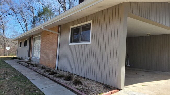 Photo - 3/1.5 home for rent close to downtown Sylva