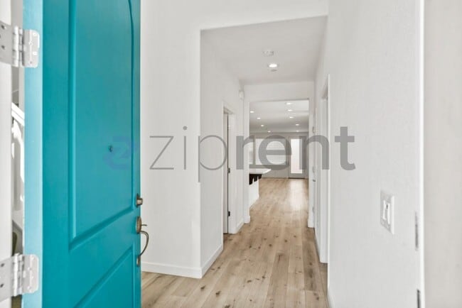 Photo - Unit