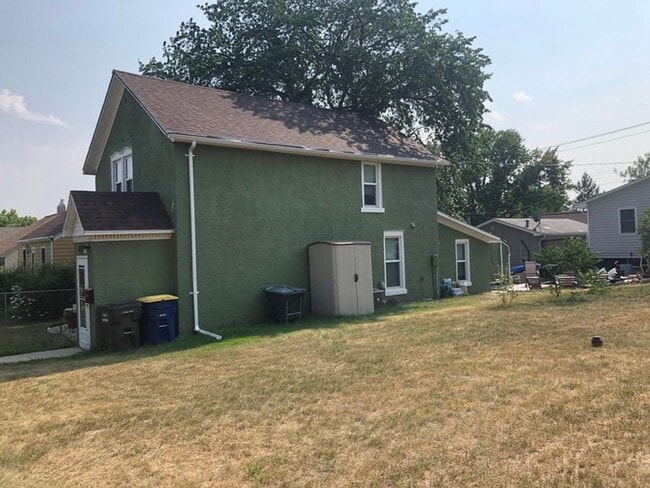 Building Photo - 802 3rd Ave SE