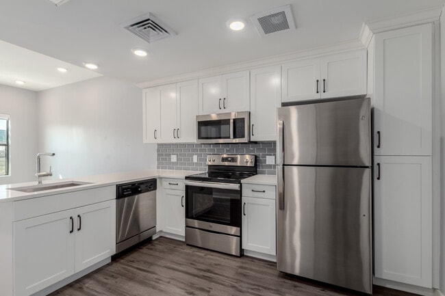 Building Photo - 475 N 9th St Unit 303