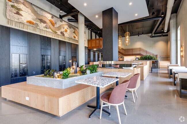 Lobby - Cafe Lounge - Workspace