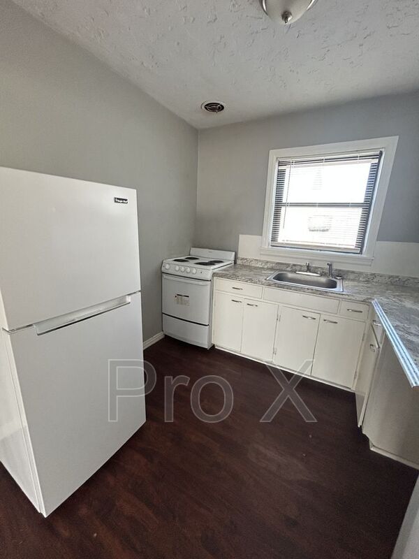Photo - 126 E 13th St Unit Apt. 10
