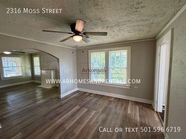 Photo - 2316 Moss St
